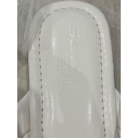 Soda ladies, white flat, flip-flop sandals, size 7 - Picture 5 of 9
